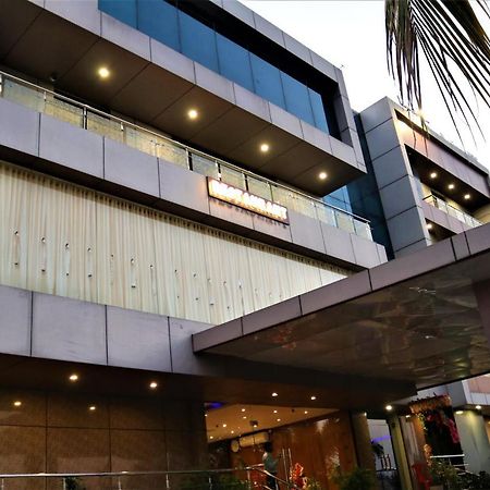 Hotel Vaishnavi Heights Aurangābād エクステリア 写真