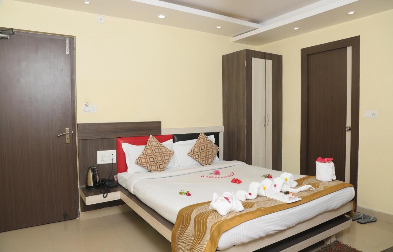 Hotel Vaishnavi Heights Aurangābād エクステリア 写真