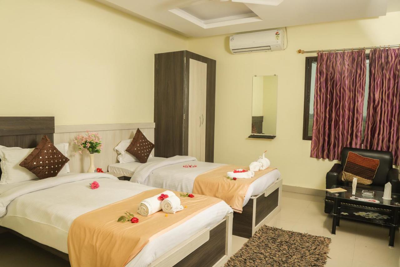 Hotel Vaishnavi Heights Aurangābād エクステリア 写真