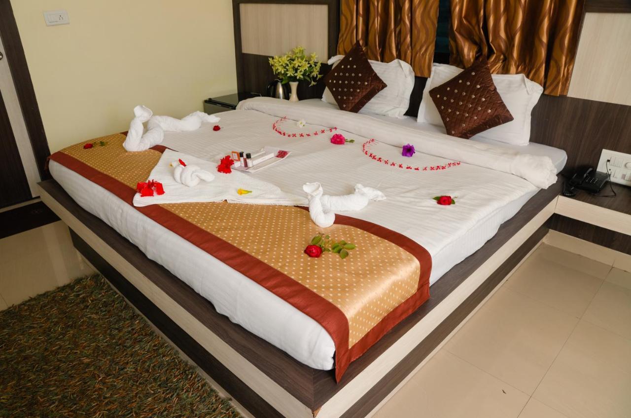 Hotel Vaishnavi Heights Aurangābād エクステリア 写真