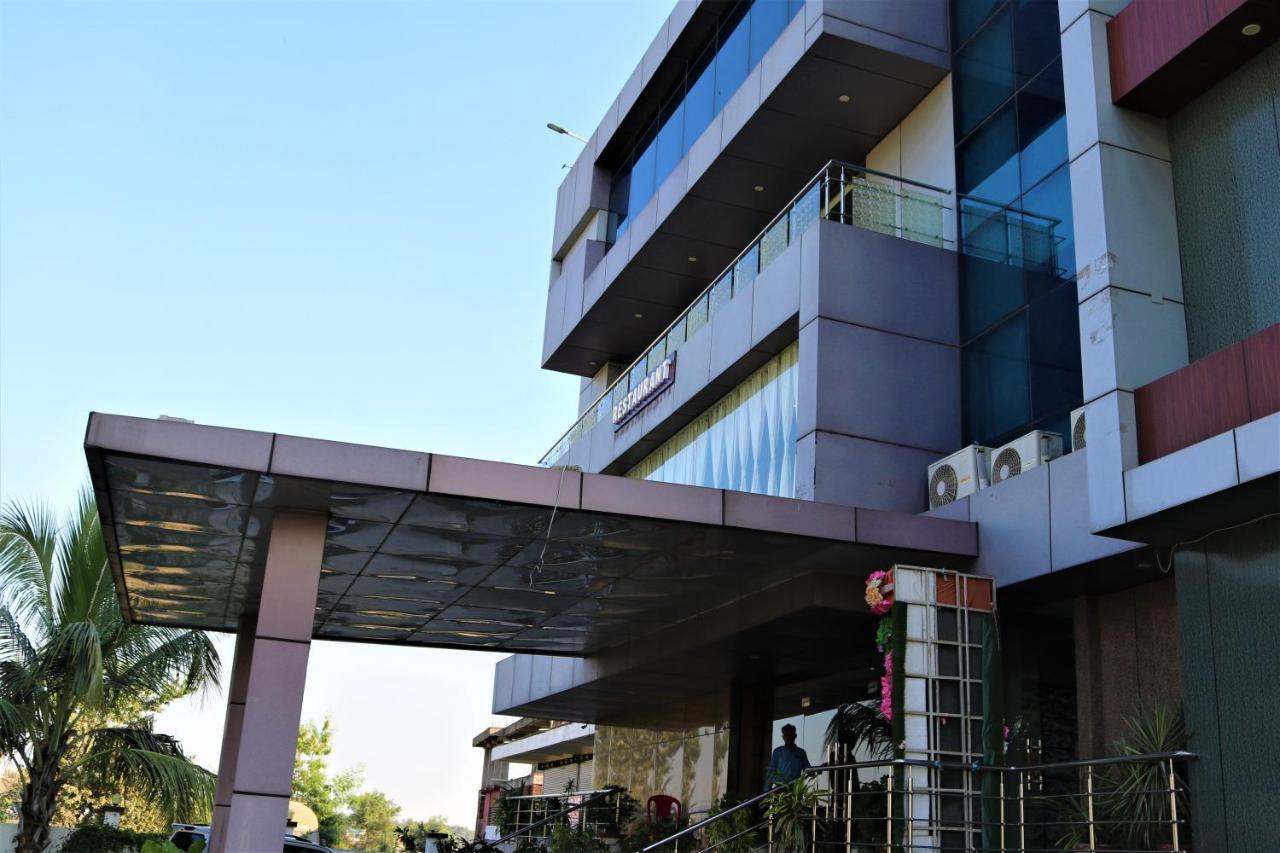 Hotel Vaishnavi Heights Aurangābād エクステリア 写真
