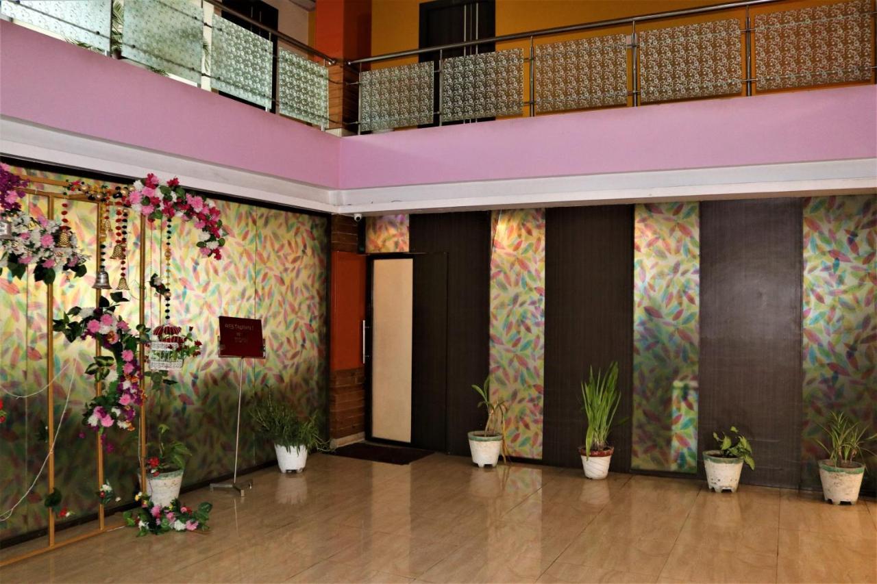 Hotel Vaishnavi Heights Aurangābād エクステリア 写真