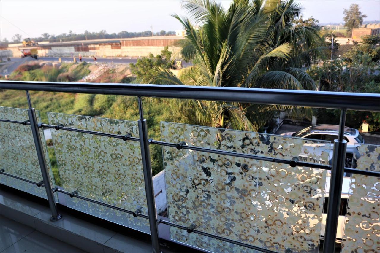 Hotel Vaishnavi Heights Aurangābād エクステリア 写真