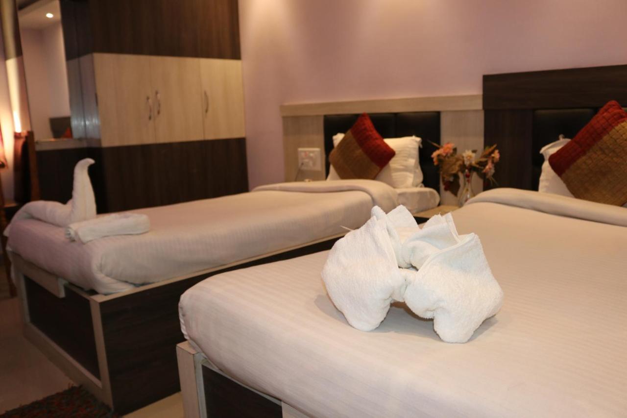 Hotel Vaishnavi Heights Aurangābād エクステリア 写真