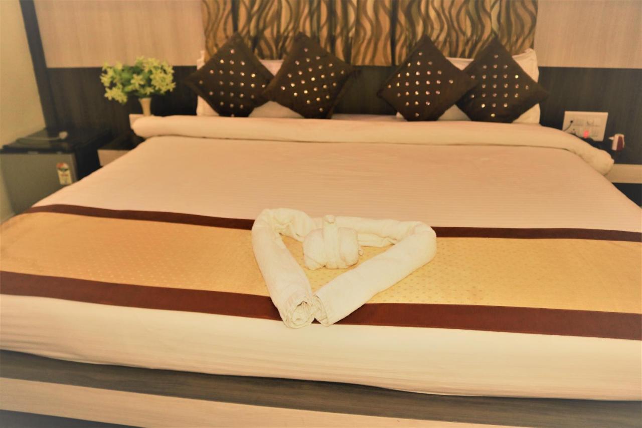 Hotel Vaishnavi Heights Aurangābād エクステリア 写真